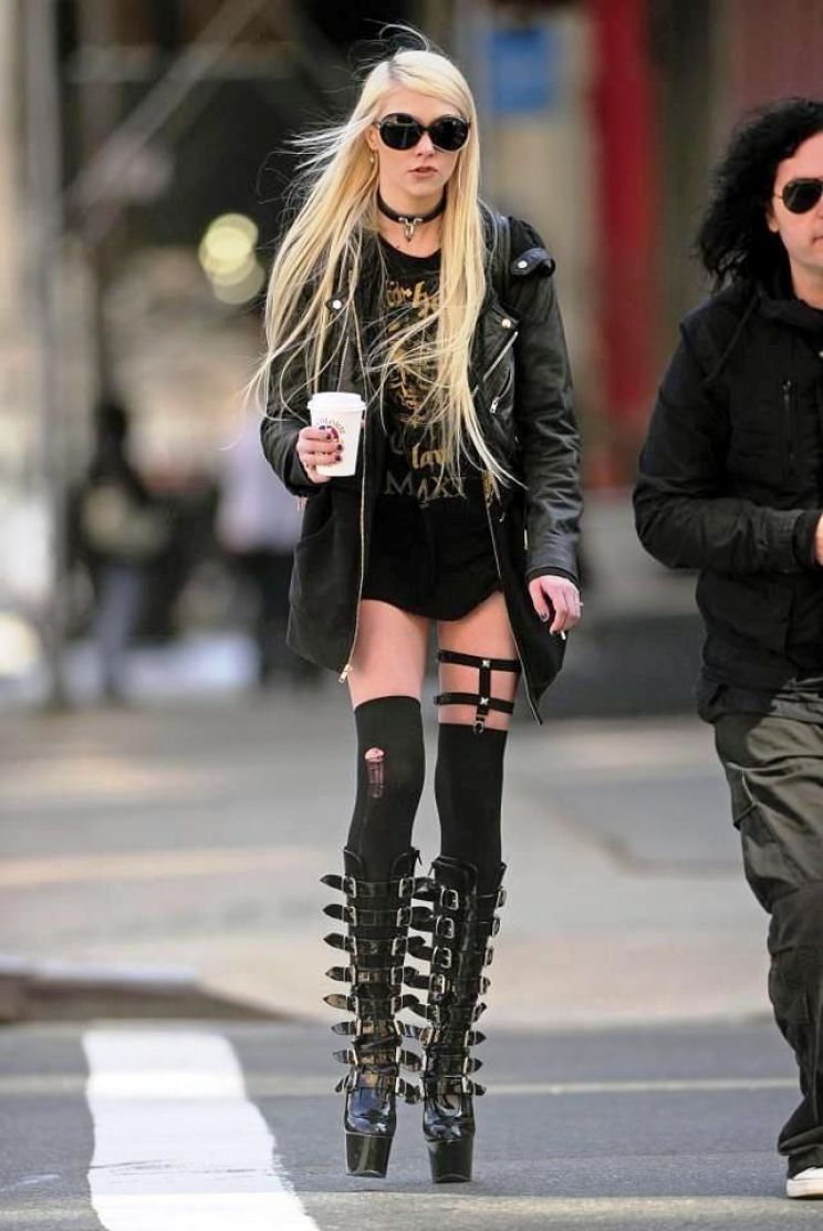 Sloane Momsen