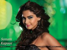 Sonam Kapoor photo