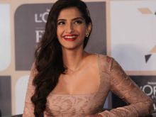 Sonam Kapoor photo