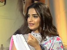Sonam Kapoor photo