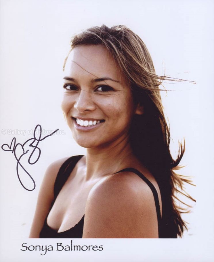 Sonya Balmores