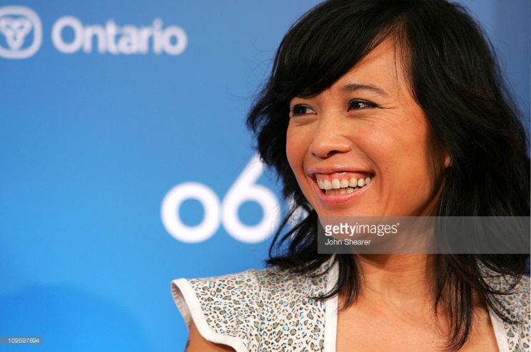 Sook-Yin Lee