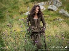 Sophie Skelton photo