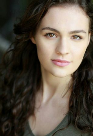 Sophie Skelton