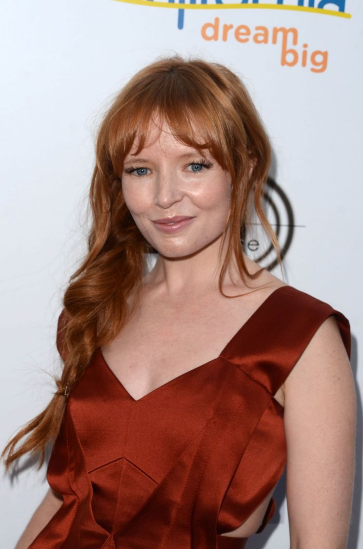 Stef Dawson