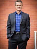 Stefan Dennis