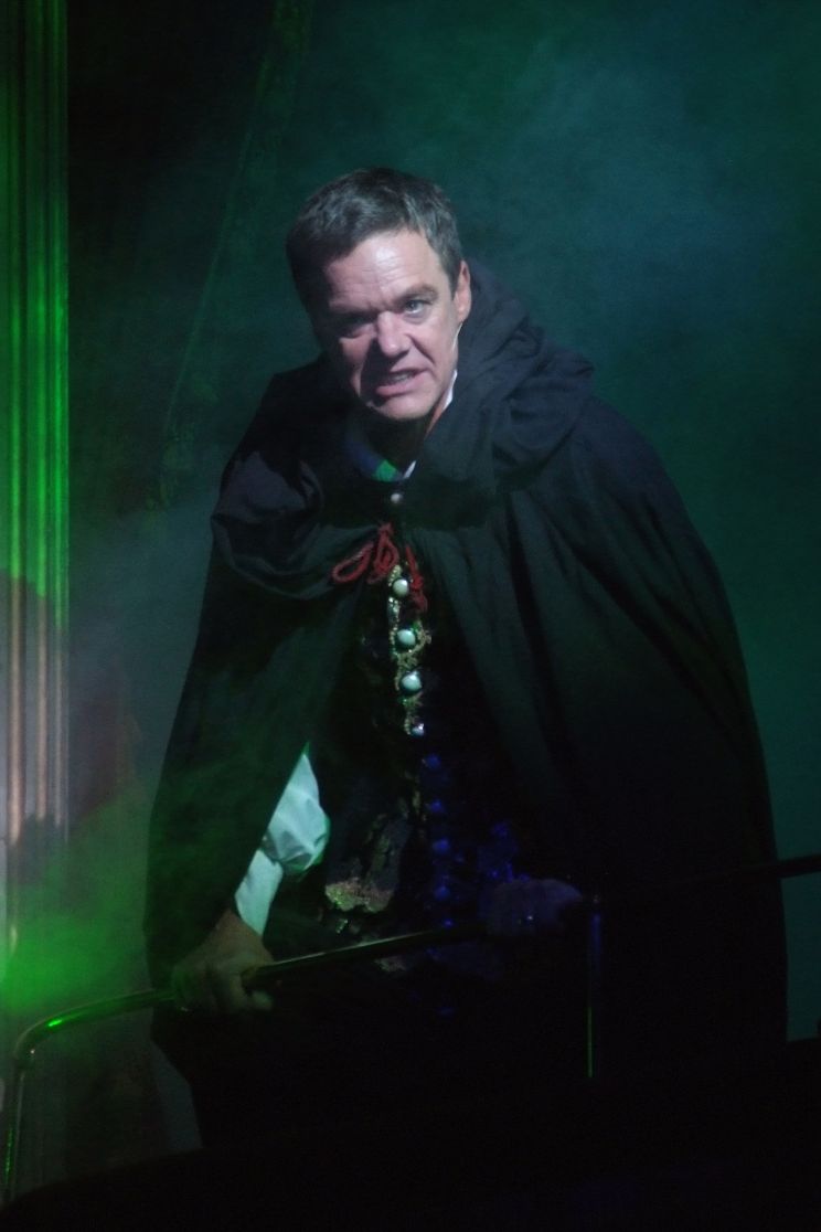 Stefan Dennis