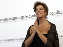 Stefania Sandrelli #750178 picture (Landscape Medium)