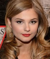 Stefanie Scott