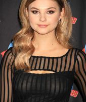 Stefanie Scott