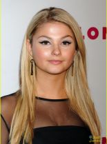 Stefanie Scott
