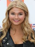 Stefanie Scott