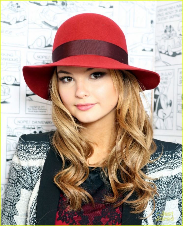 Stefanie Scott