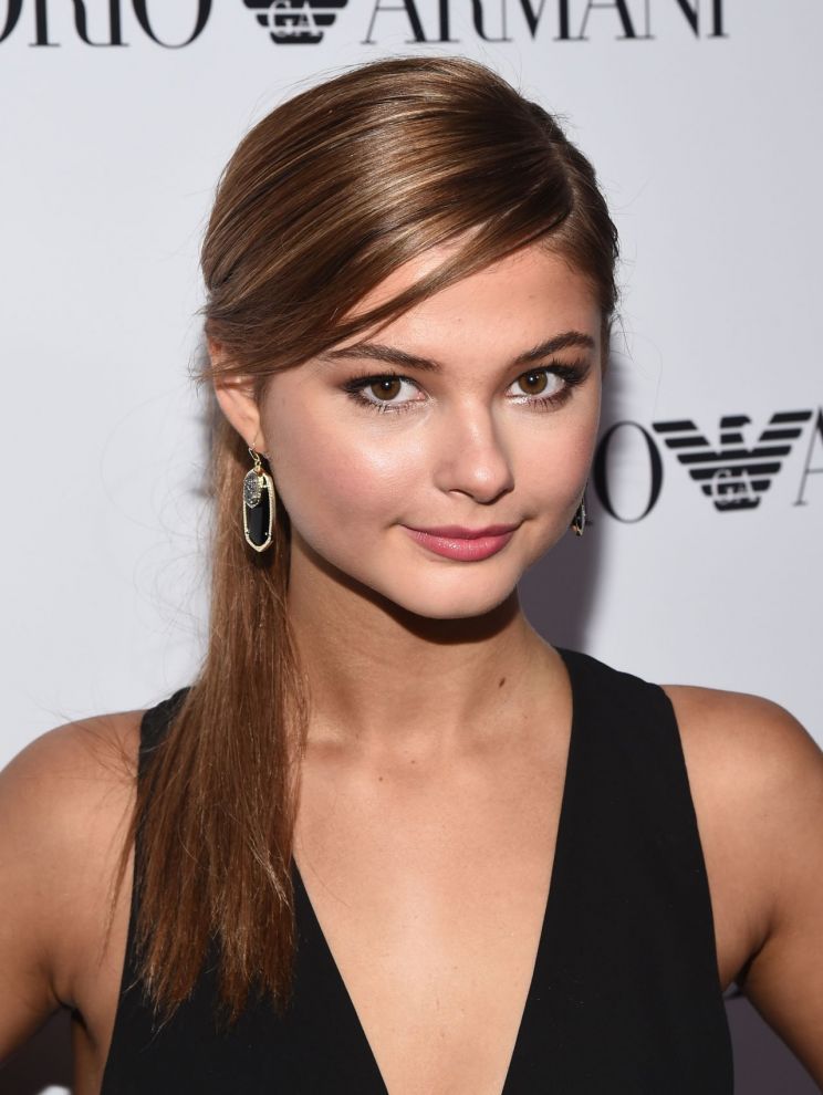 Stefanie Scott