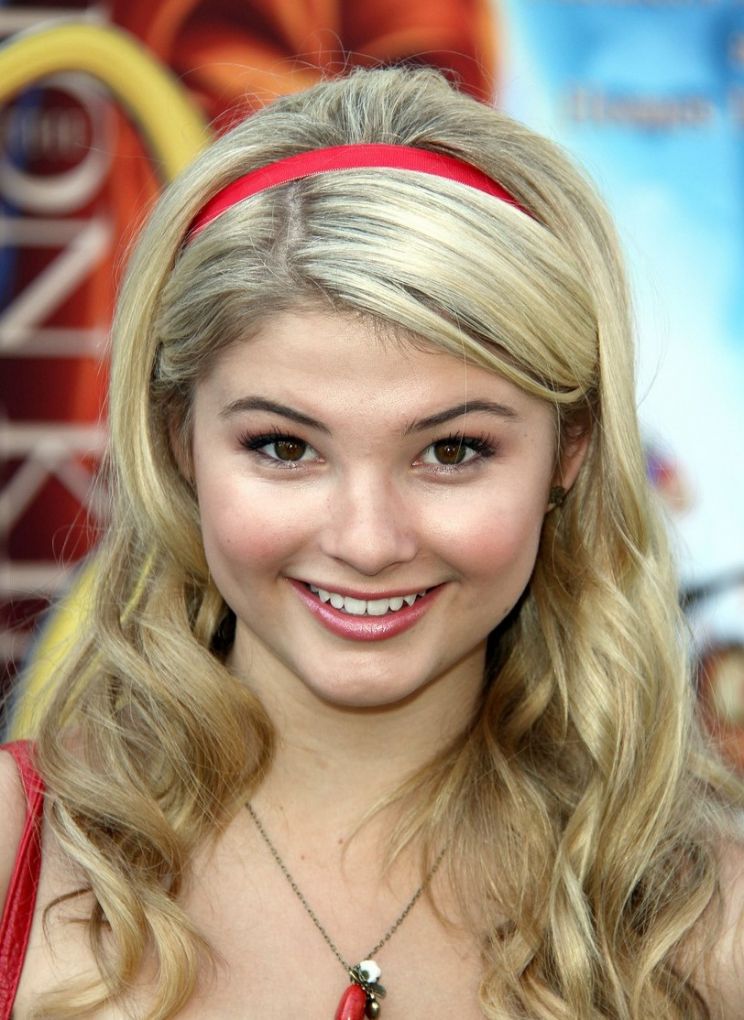 Stefanie Scott