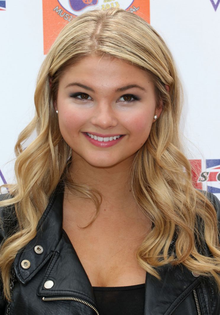 Stefanie Scott