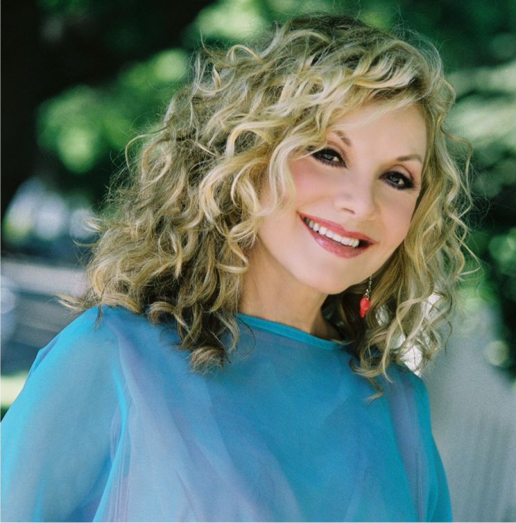 Stella Parton