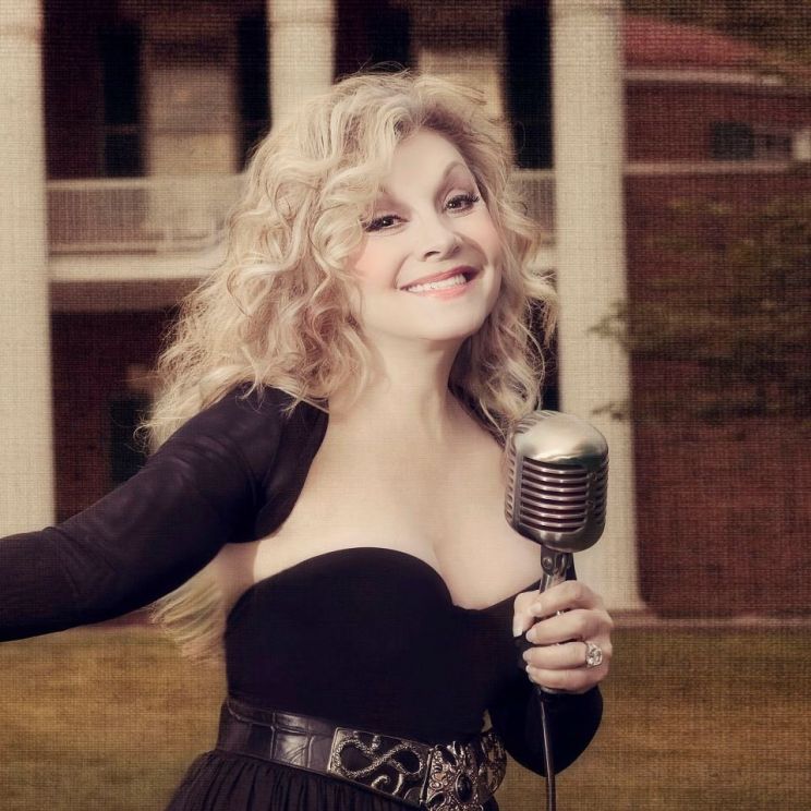 Stella Parton