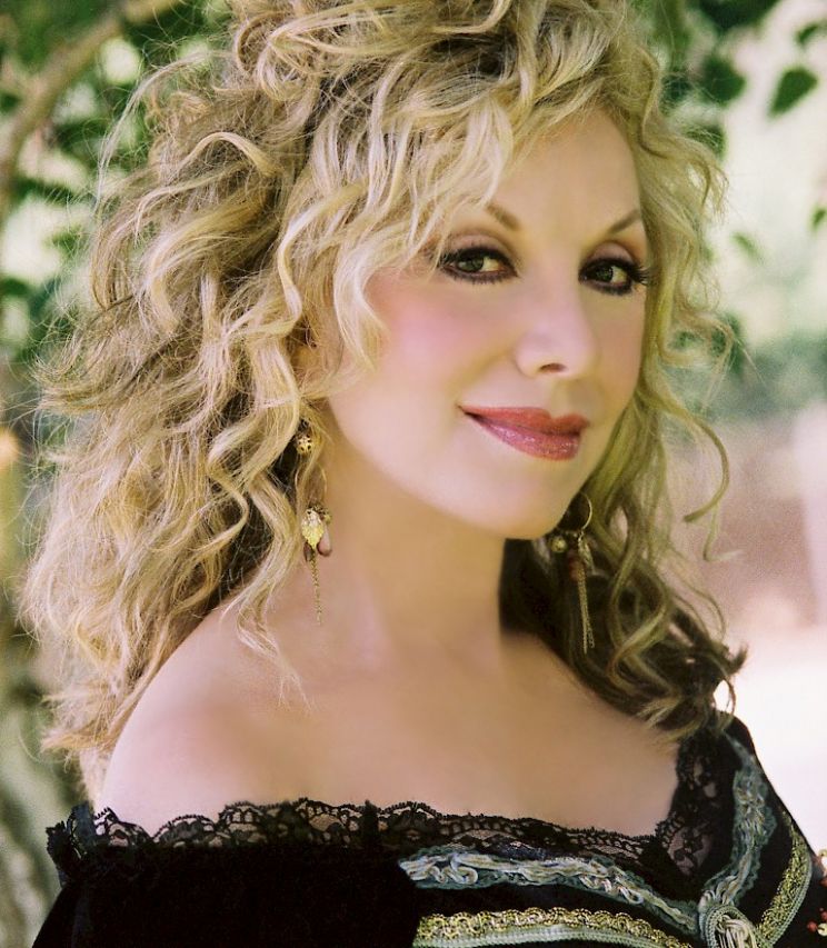 Stella Parton