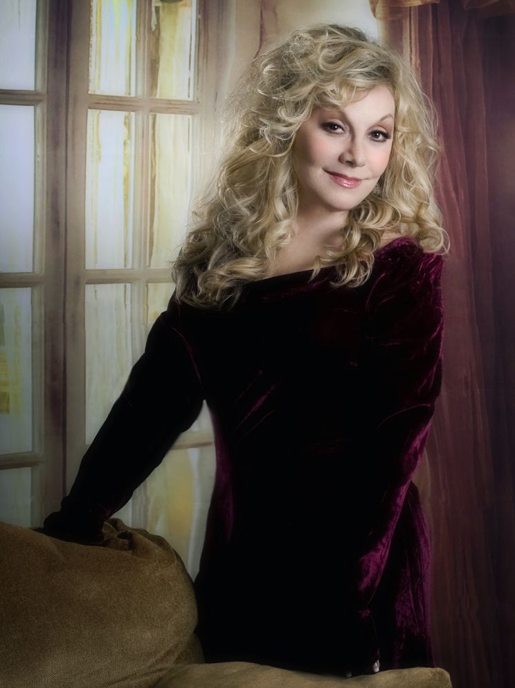 Stella Parton