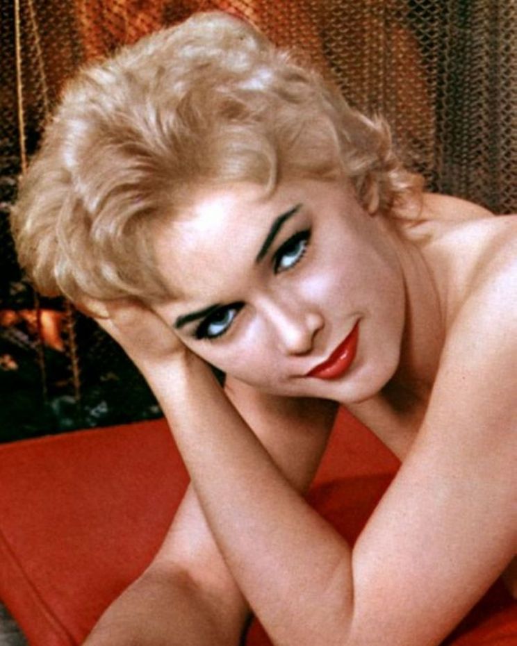 Stella Stevens