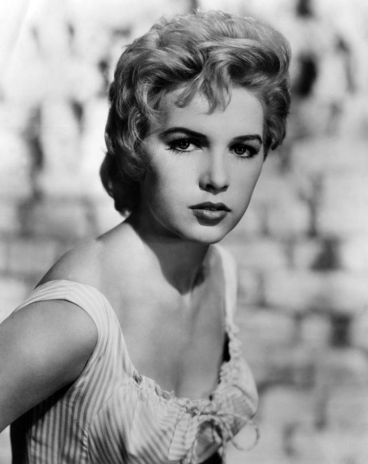 Stella Stevens