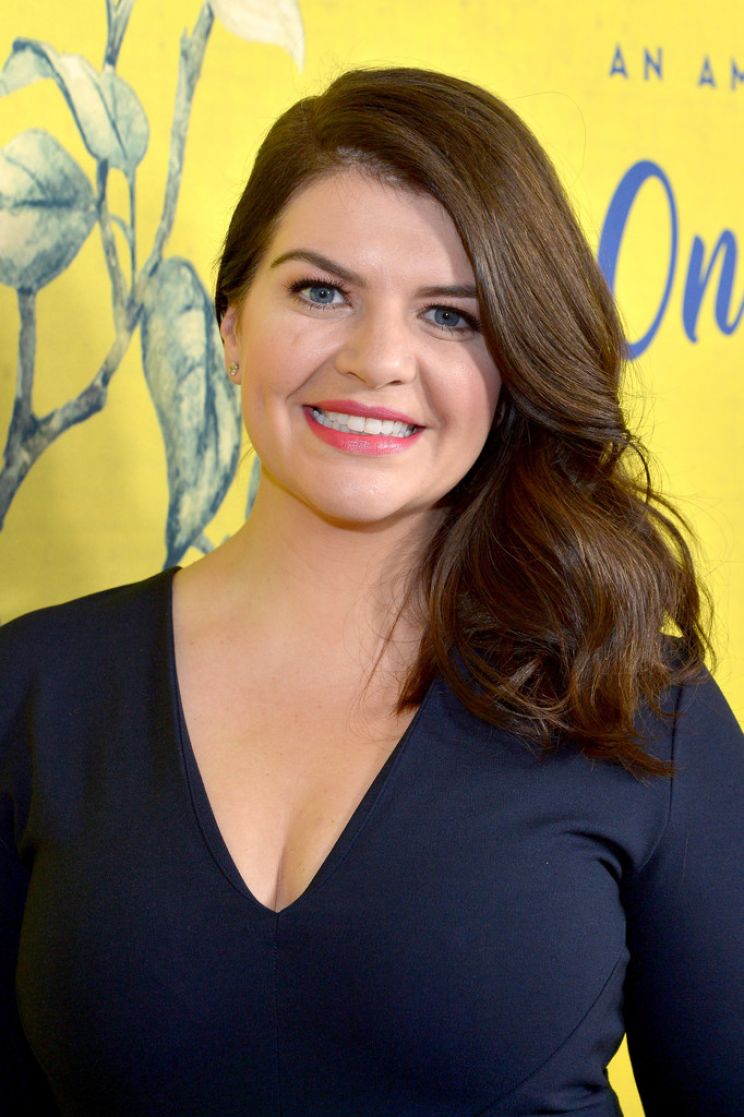 Stephanie Allynne