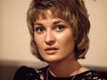 Stephanie Beacham