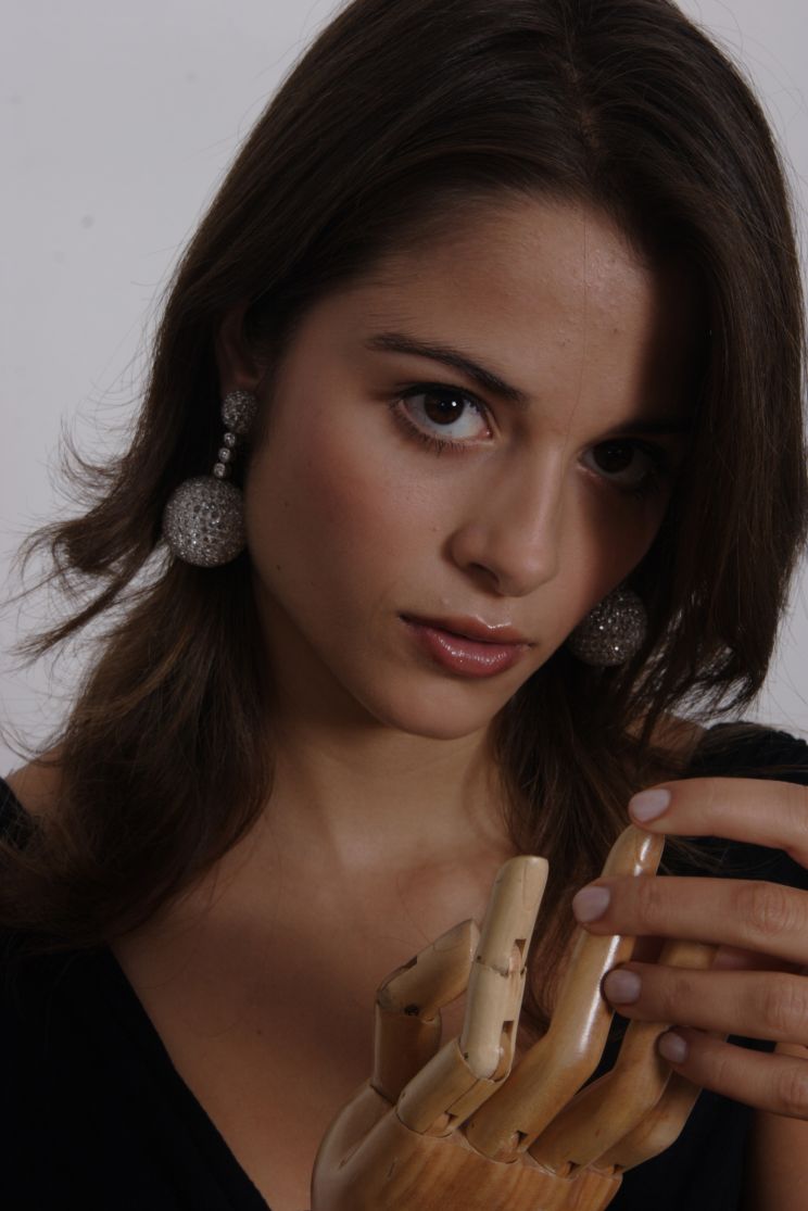 Stephanie Leonidas