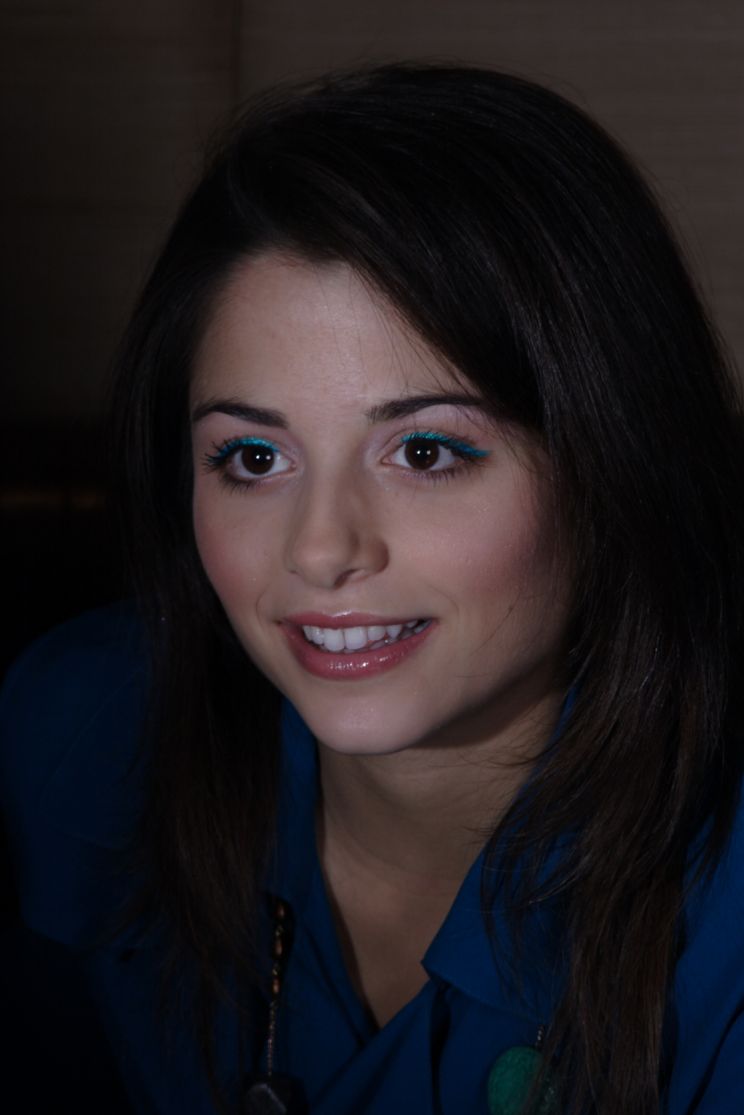 Stephanie Leonidas