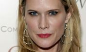 Stephanie March