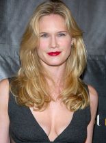 Stephanie March