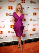 Stephanie March