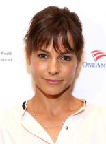 Stephanie Szostak