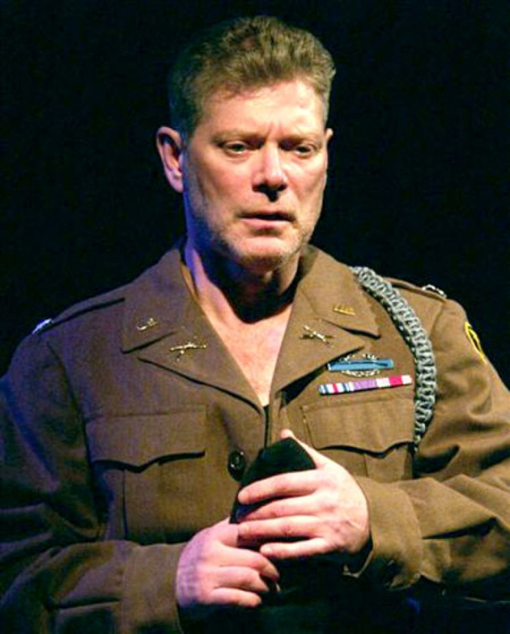 Stephen Lang