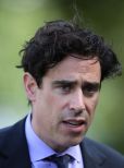 Stephen Mangan