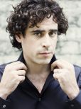 Stephen Mangan