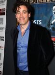 Stephen Mangan
