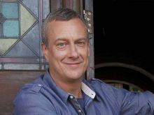 Stephen Tompkinson