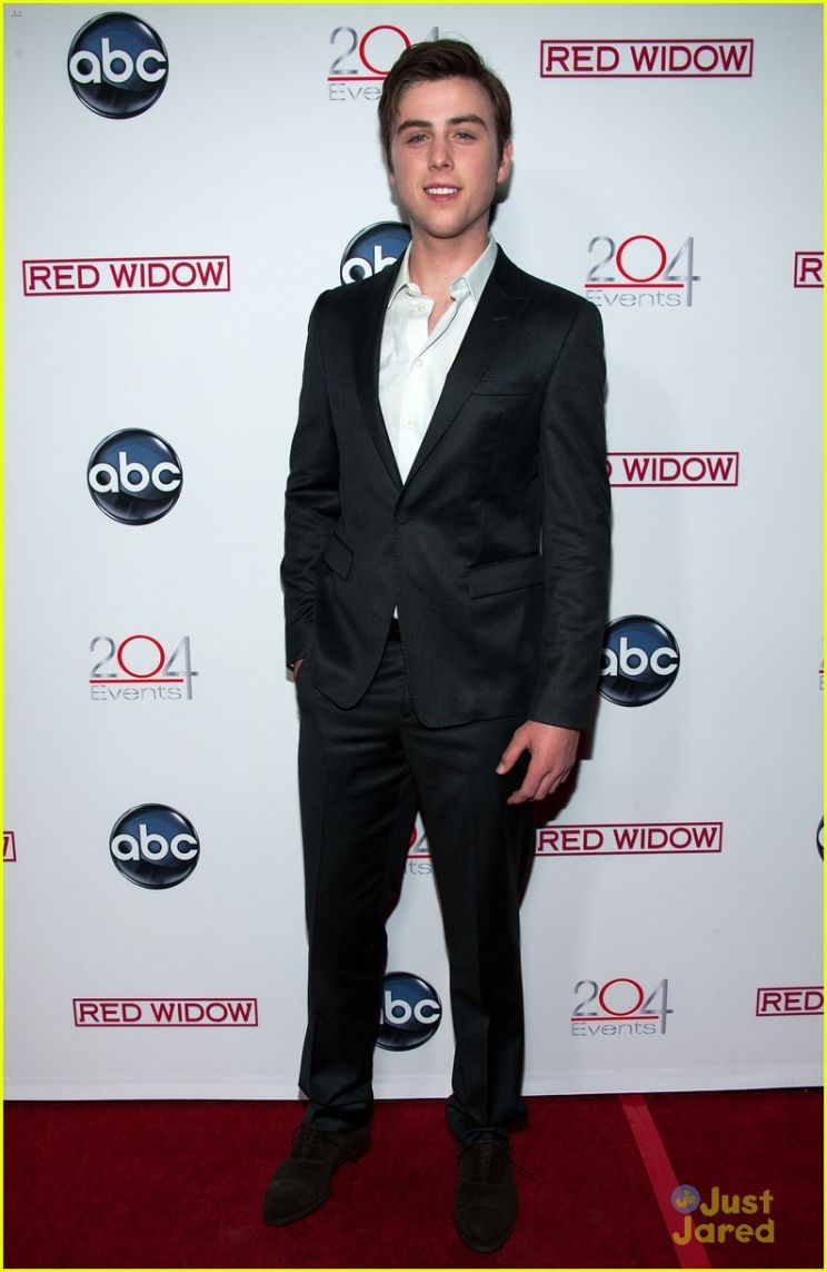 Sterling Beaumon