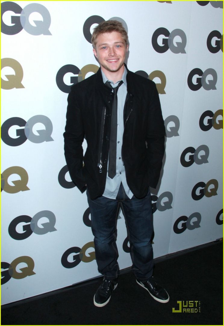 Sterling Knight