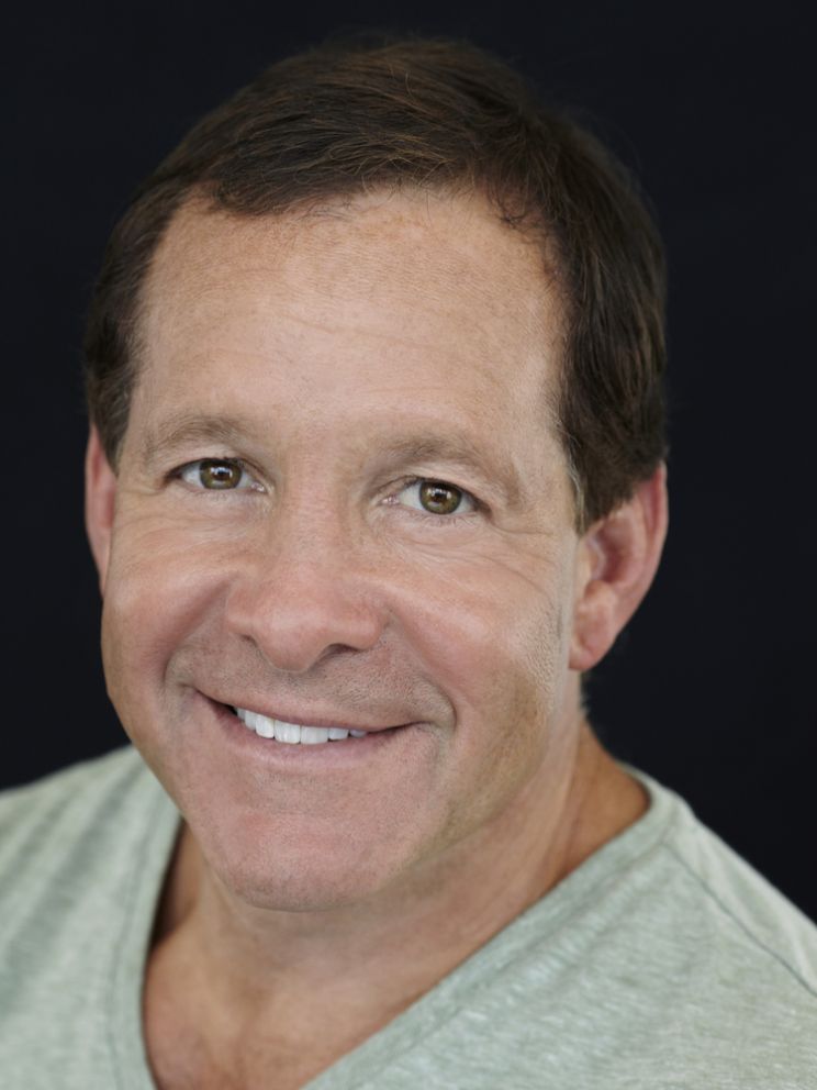 Steve Guttenberg