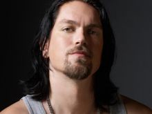 Steve Howey