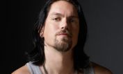 Steve Howey