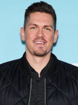 Steve Howey