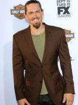 Steve Howey