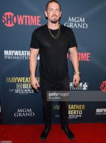 Steve Howey photo