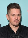 Steve Howey