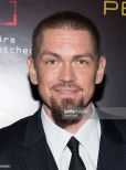 Steve Howey