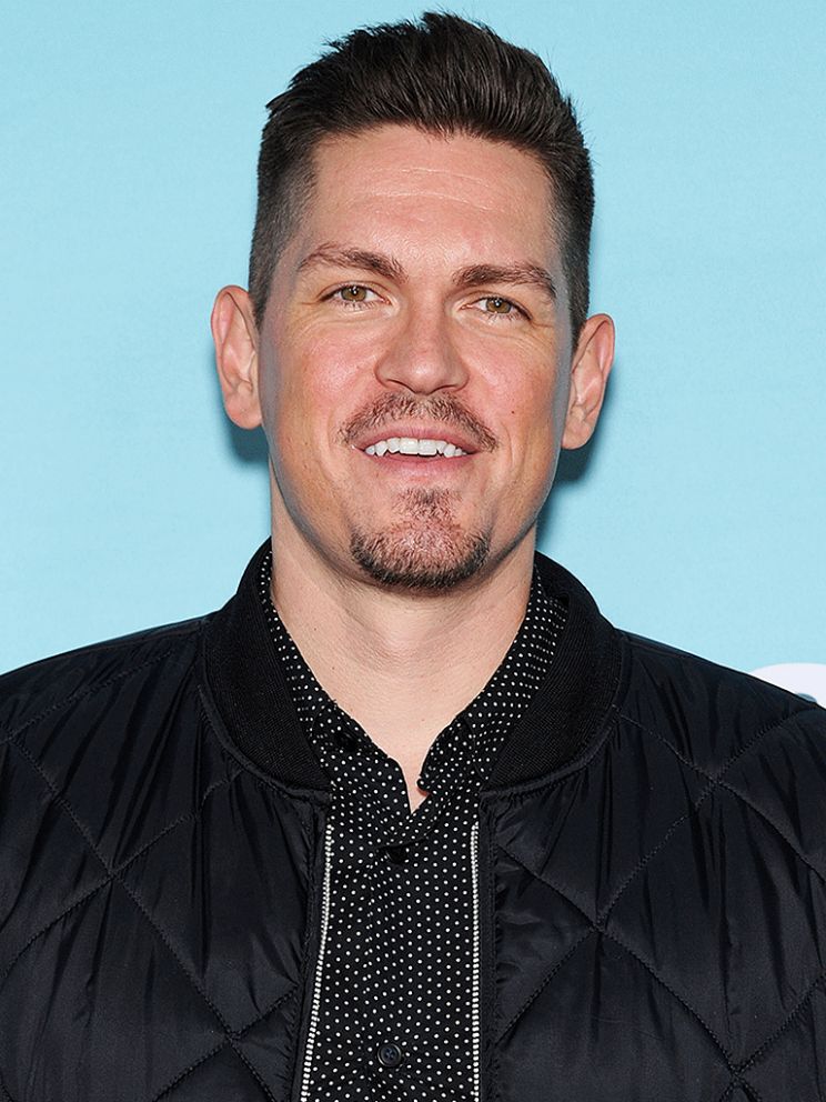 Steve Howey.